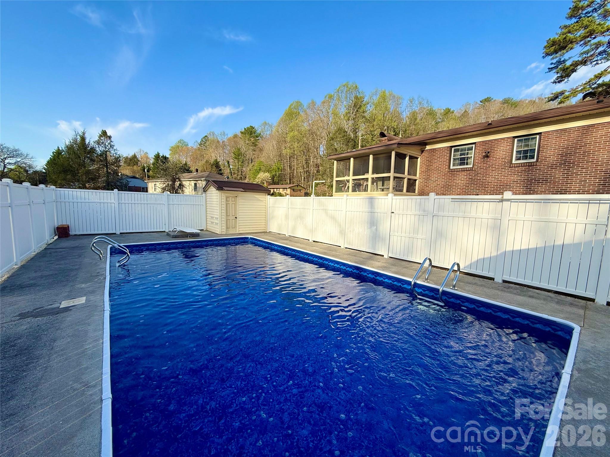 902 Meadowood Drive Lenoir NC 28645