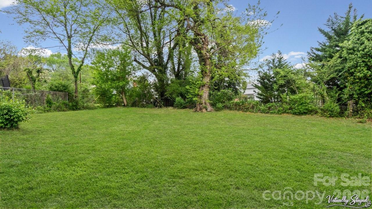102 W Carolina Avenue Bessemer City NC 28016