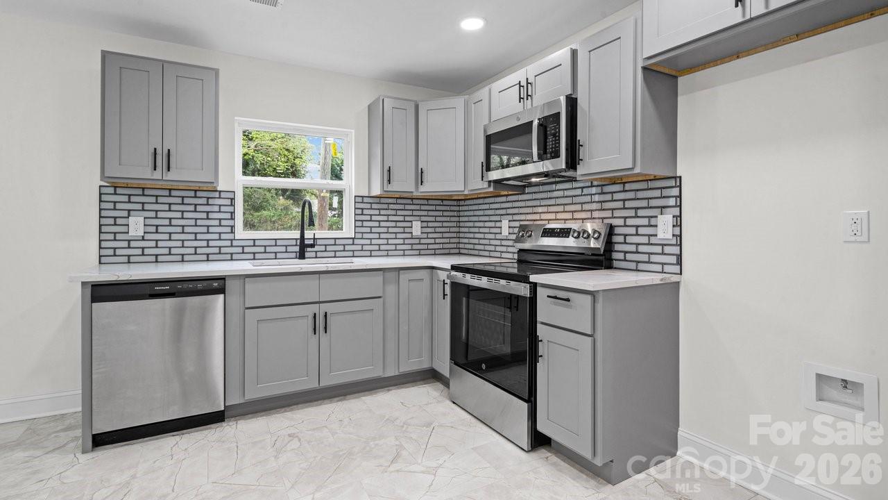 102 W Carolina Avenue Bessemer City NC 28016