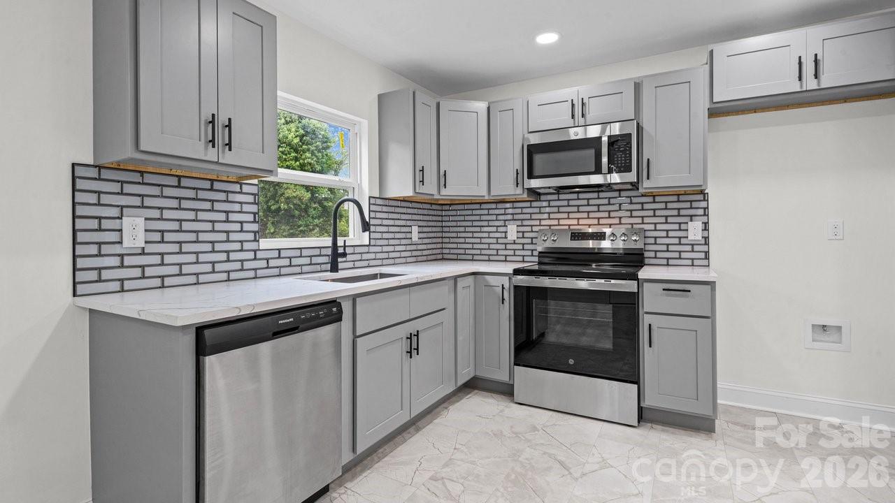 102 W Carolina Avenue Bessemer City NC 28016