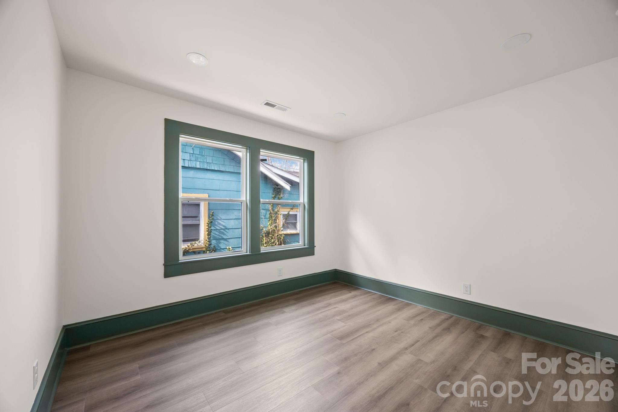 63 Elizabeth Place Asheville NC 28801
