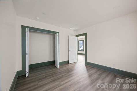 63 Elizabeth Place Asheville NC 28801