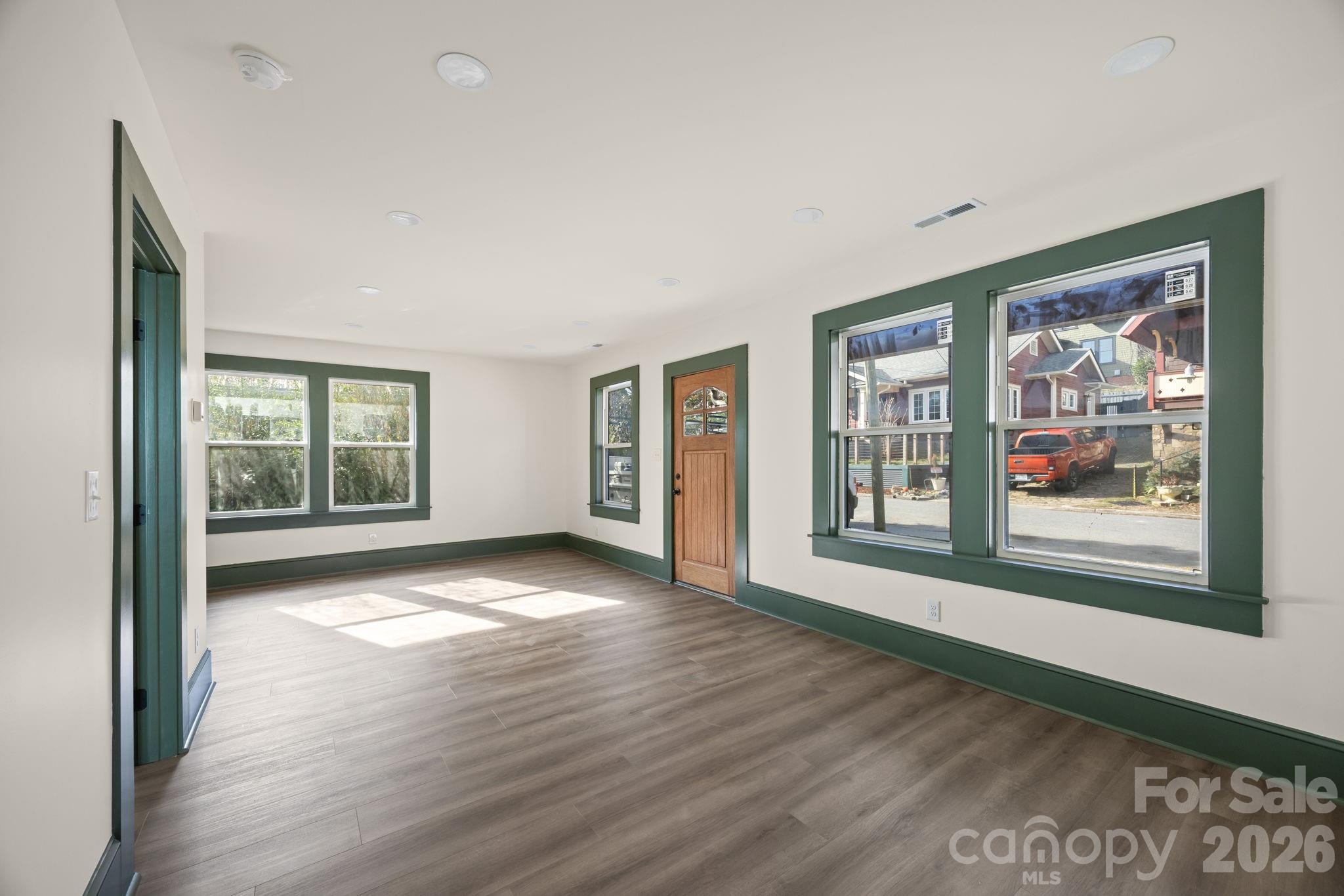 63 Elizabeth Place Asheville NC 28801