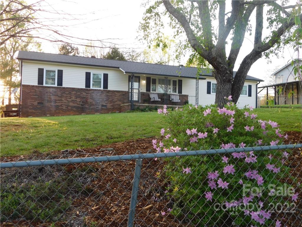 966 Rockhouse Road Marion NC 28752