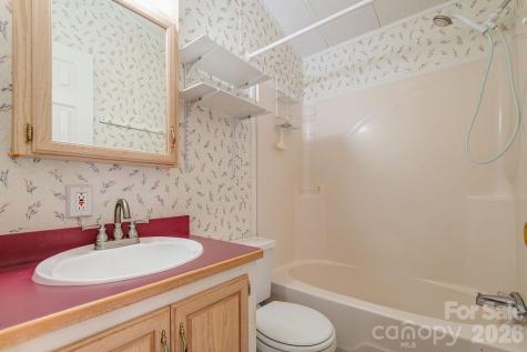 52 Strollers Lane Waynesville NC 28785