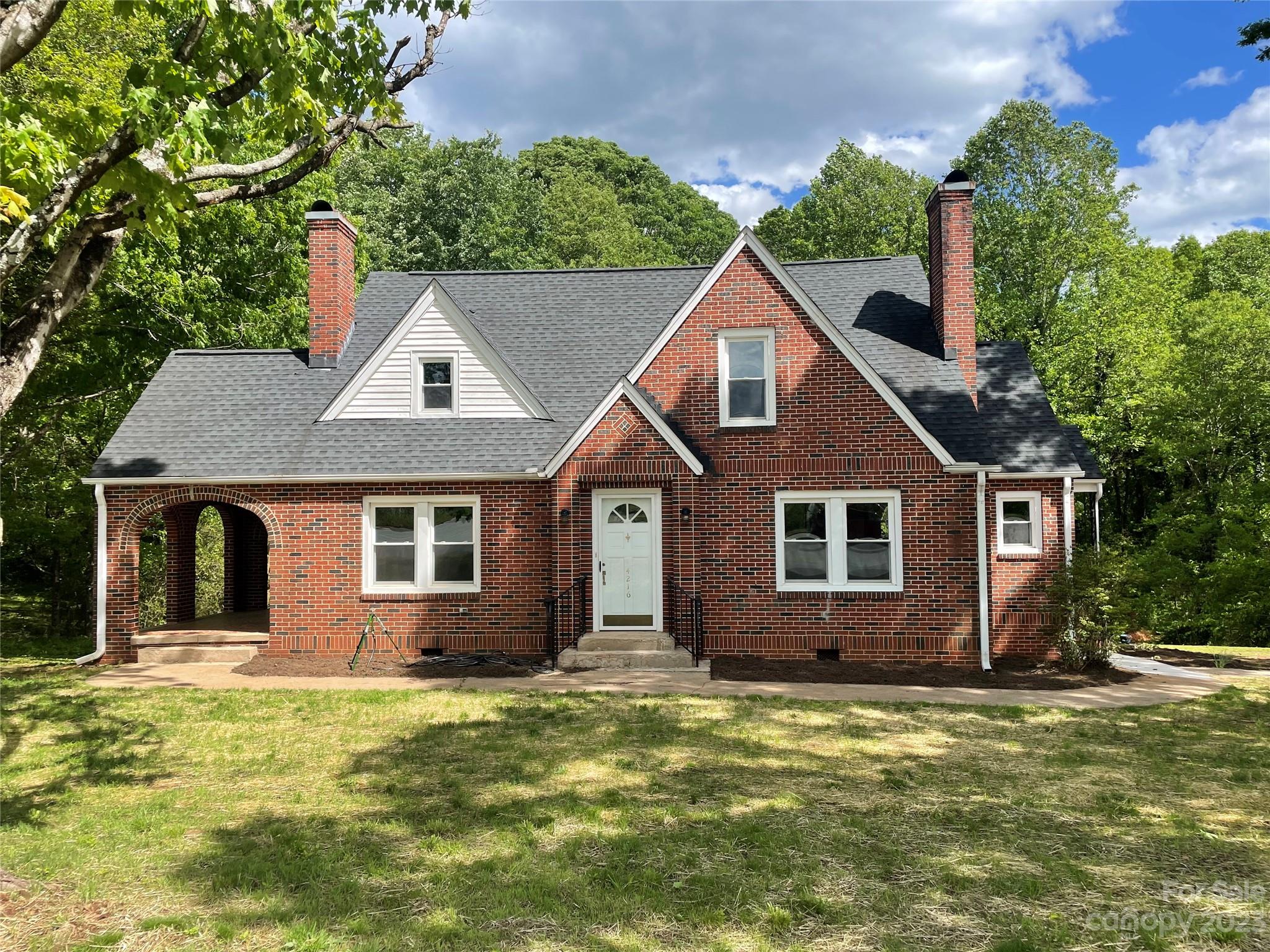 4216 North Center Street Hickory NC 28601