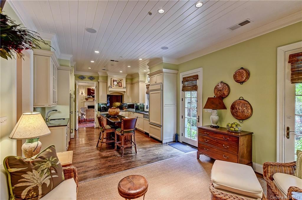 204 Crownsgate Court Charlotte NC 28207