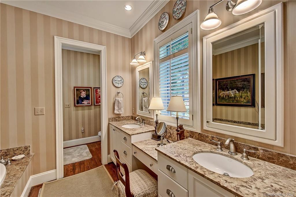 204 Crownsgate Court Charlotte NC 28207
