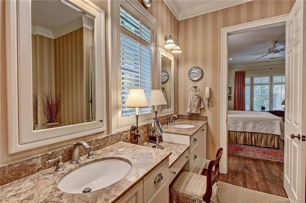 204 Crownsgate Court Charlotte NC 28207