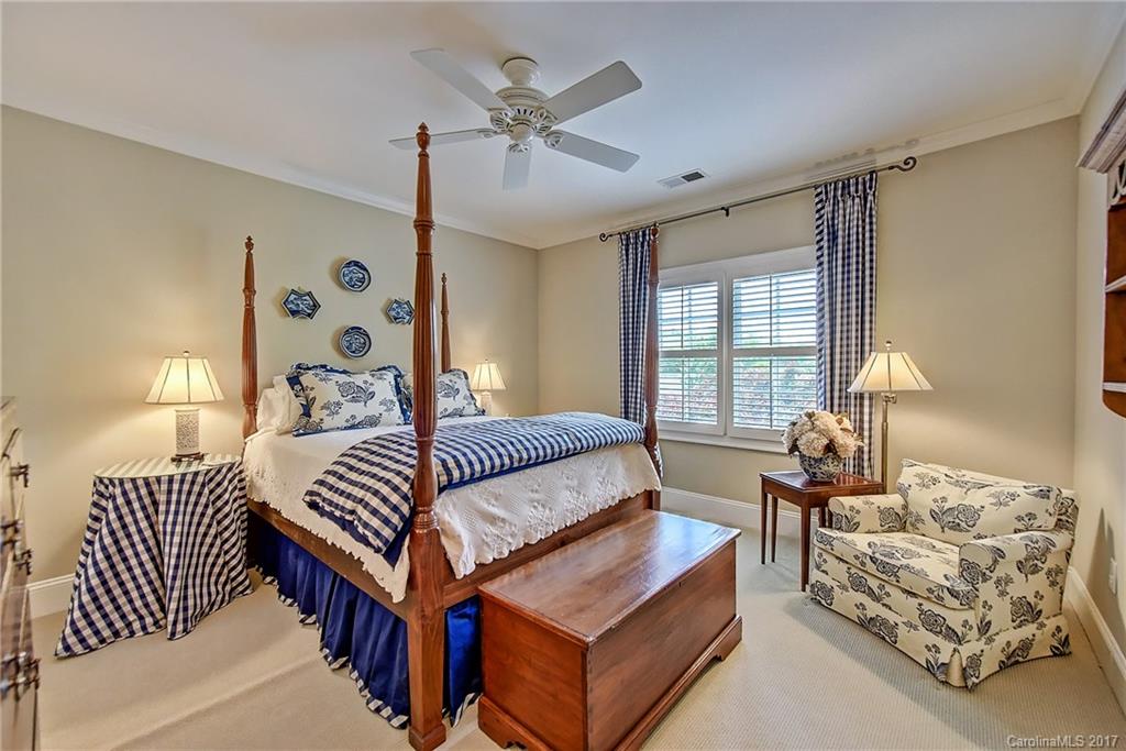 204 Crownsgate Court Charlotte NC 28207