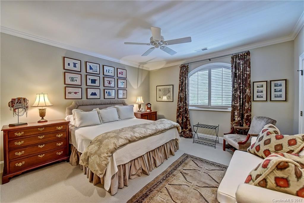 204 Crownsgate Court Charlotte NC 28207