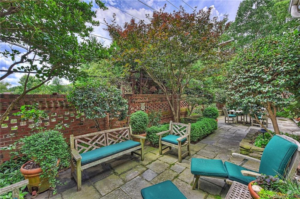 204 Crownsgate Court Charlotte NC 28207