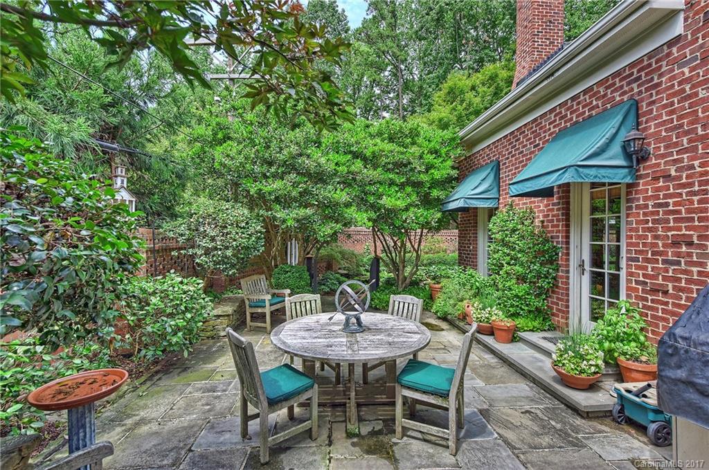 204 Crownsgate Court Charlotte NC 28207