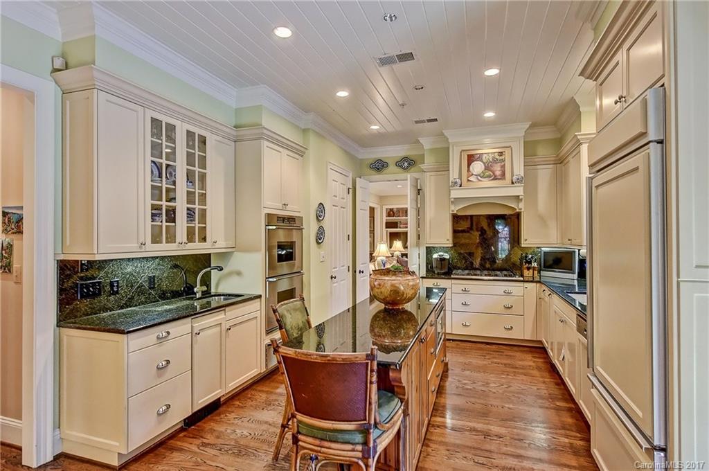 204 Crownsgate Court Charlotte NC 28207