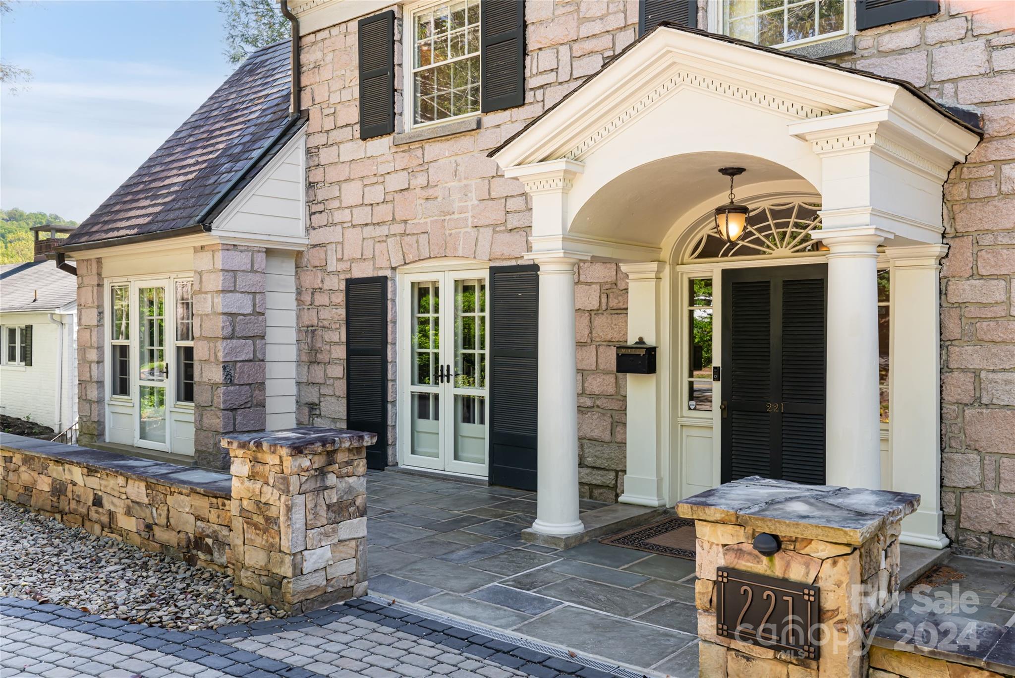 221 Kimberly Avenue Asheville NC 28804