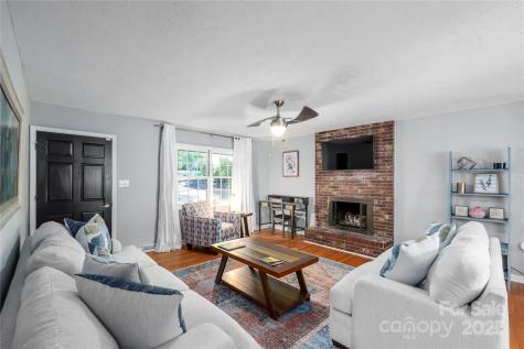 23 Springwood Drive Asheville NC 28805