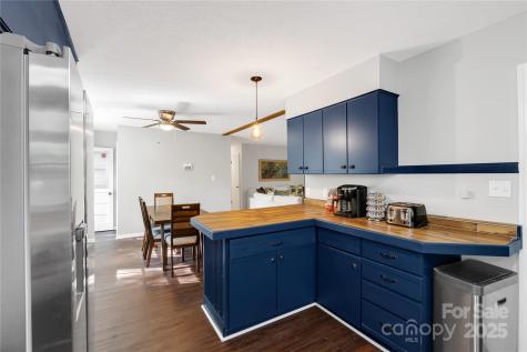 23 Springwood Drive Asheville NC 28805