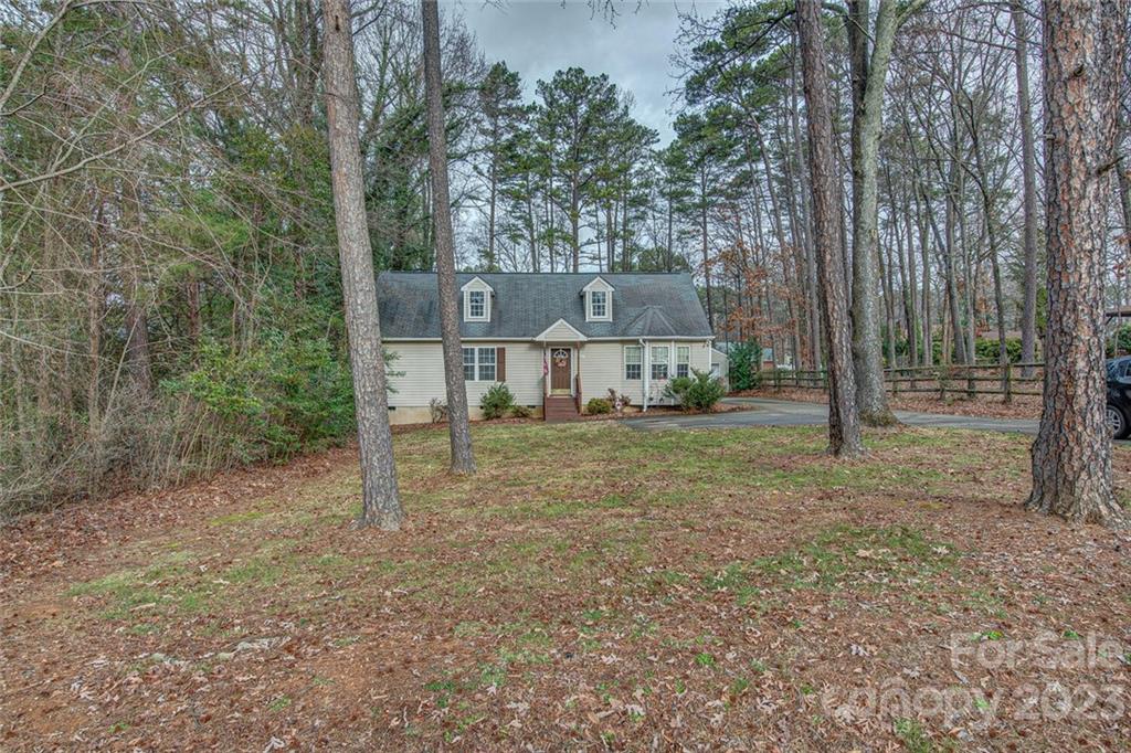 4931 Lakeview Road Charlotte NC 28216
