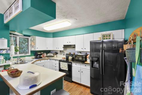 446 Silver Fox Lane Pisgah Forest NC 28768