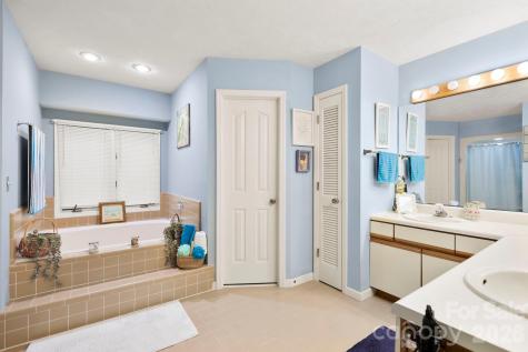 446 Silver Fox Lane Pisgah Forest NC 28768