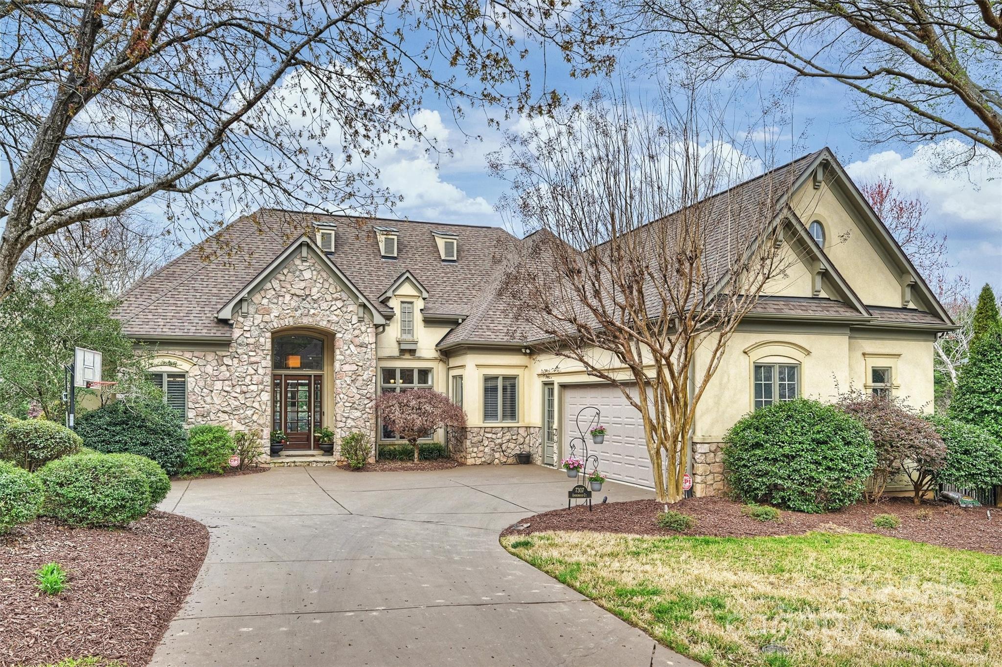 7307 Amberwood Court Charlotte NC 28226