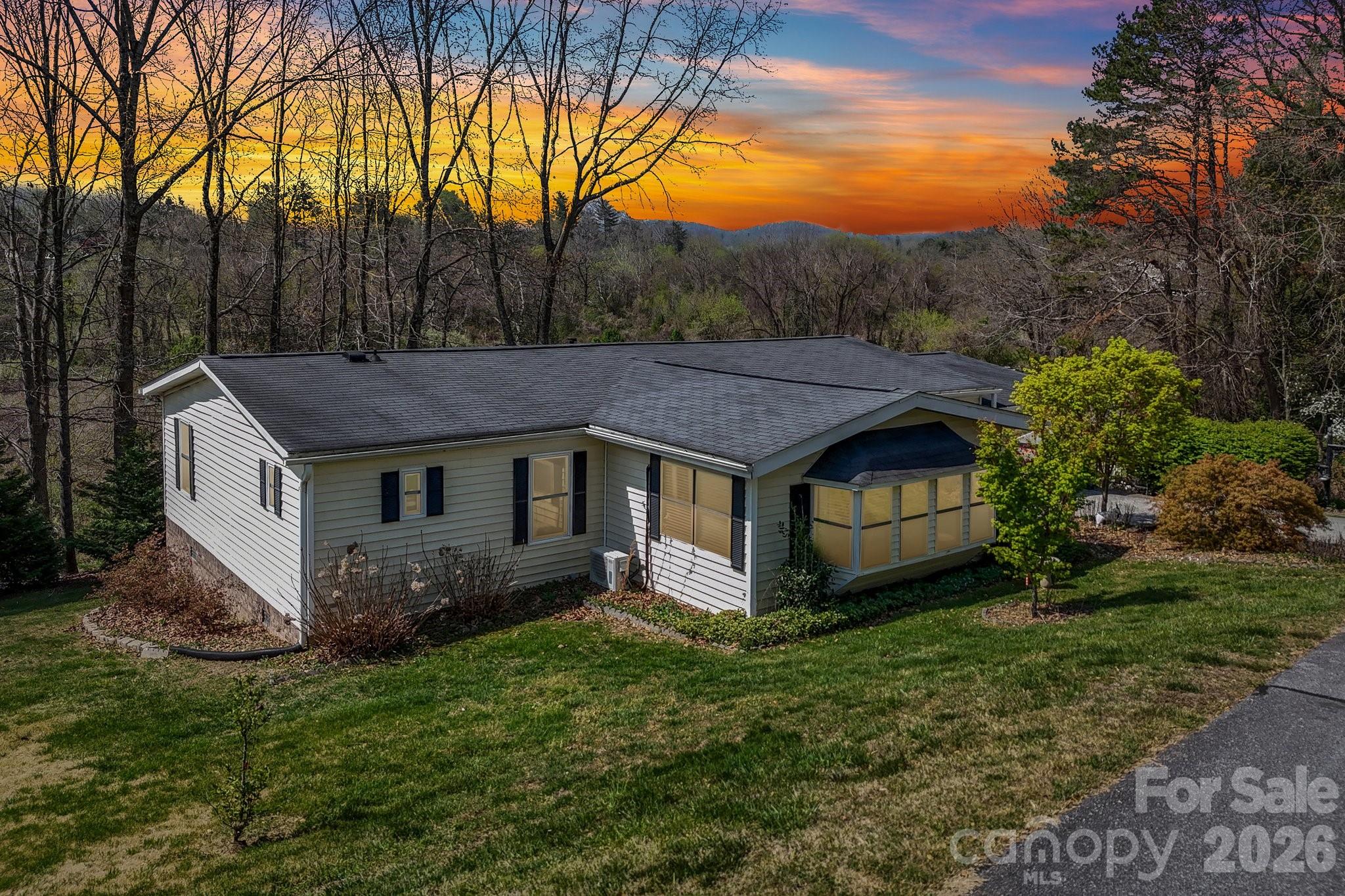 200 Cranbrook Circle Hendersonville NC 28792
