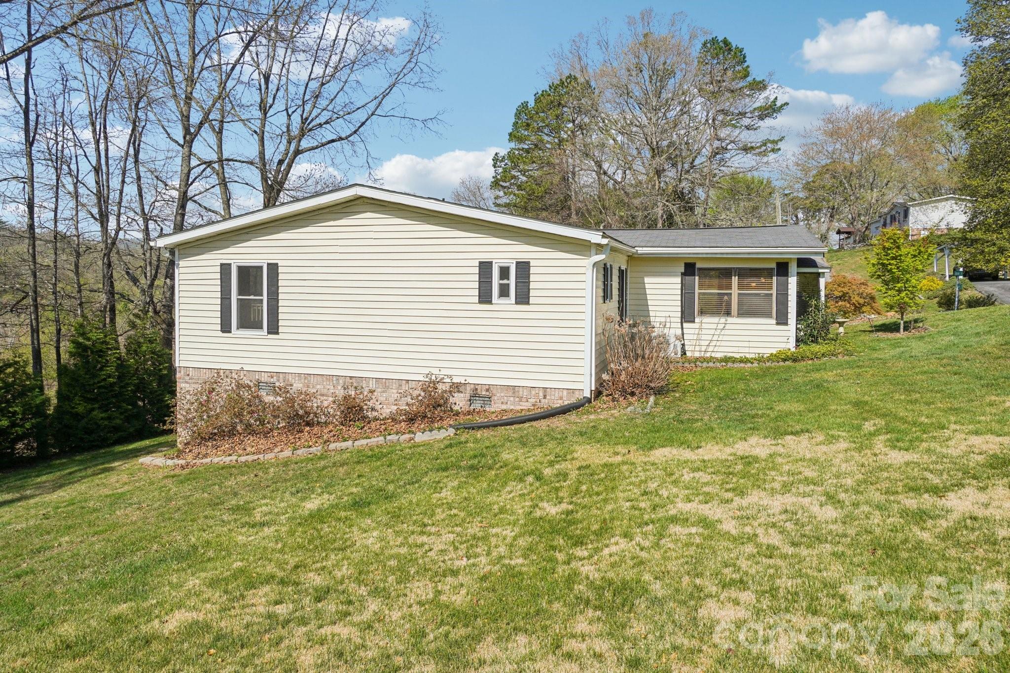 200 Cranbrook Circle Hendersonville NC 28792
