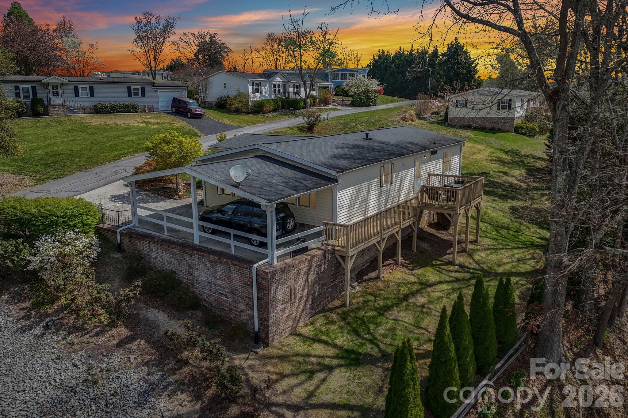 200 Cranbrook Circle Hendersonville NC 28792