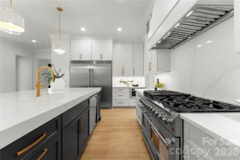 4142 Pineview Road Charlotte NC 28211