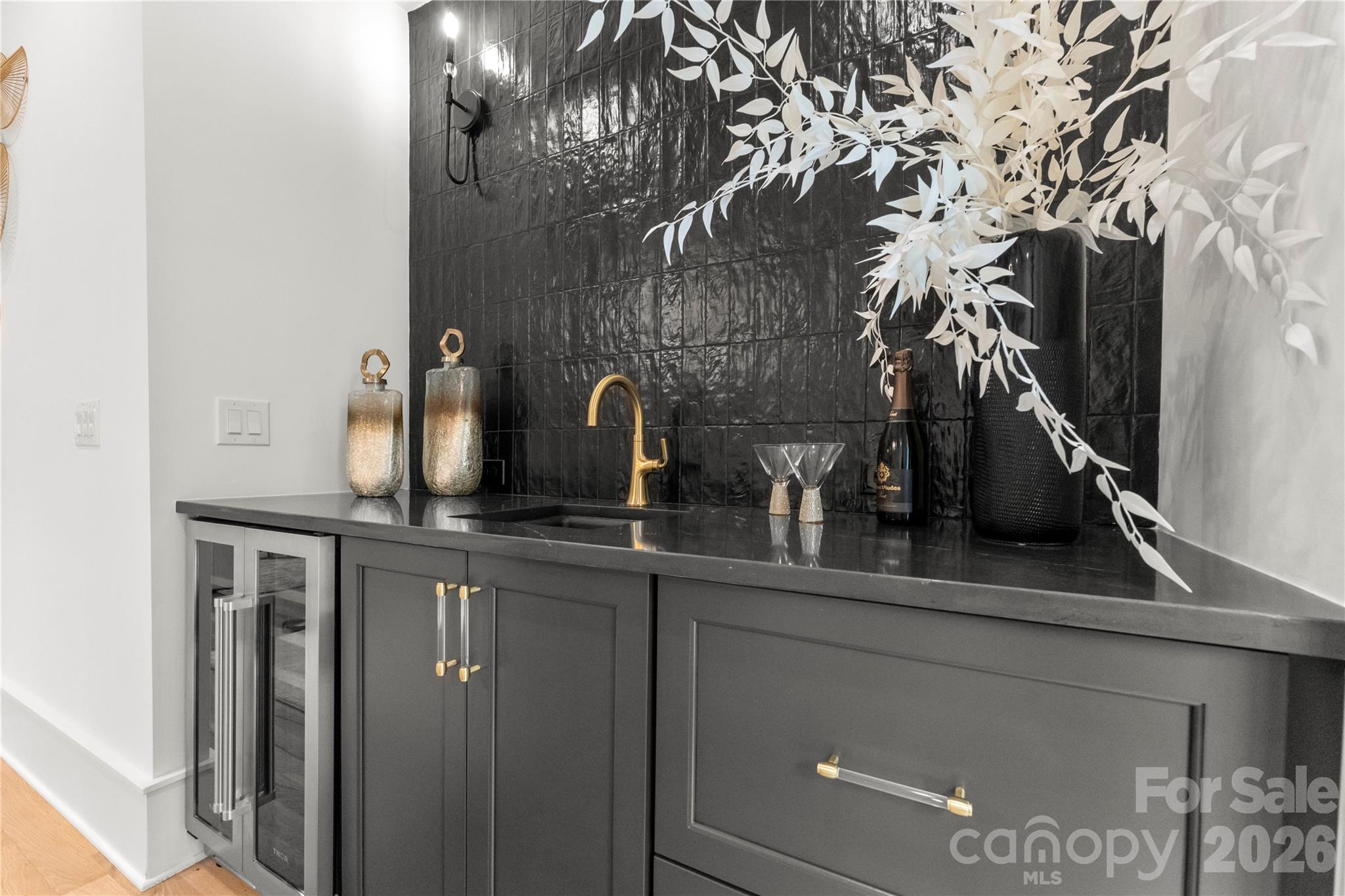 4142 Pineview Road Charlotte NC 28211