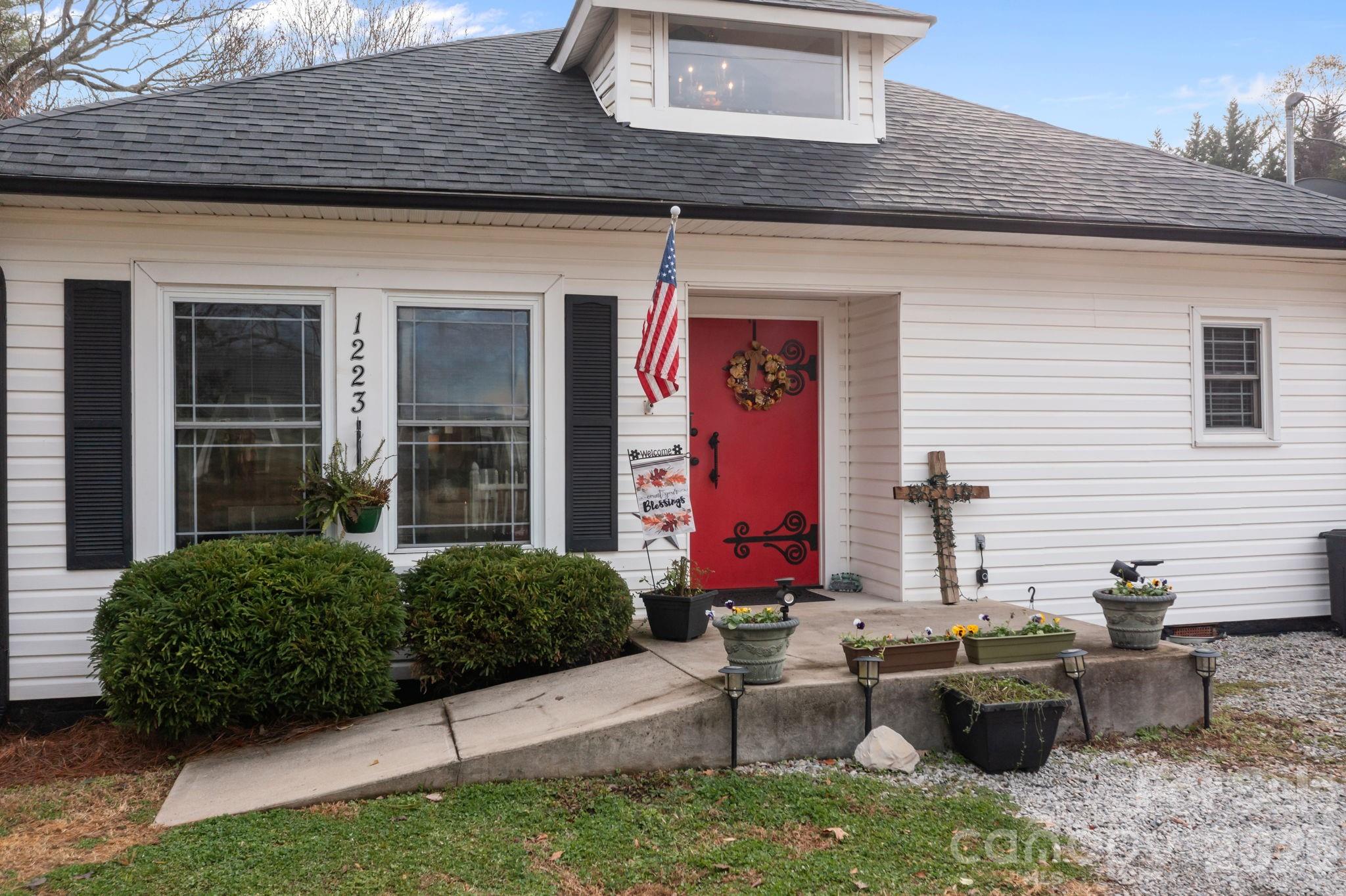 1223 S Lafayette Street Shelby NC 28152