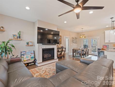 1711 Plantation Loop Morganton NC 28655