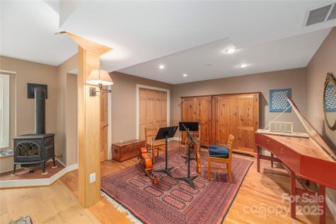 17 Red Oak Lane Alexander NC 28701