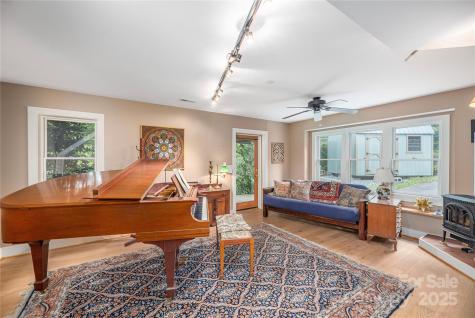 17 Red Oak Lane Alexander NC 28701