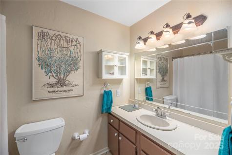 17 Red Oak Lane Alexander NC 28701