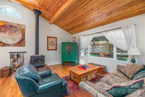 17 Red Oak Lane Alexander NC 28701