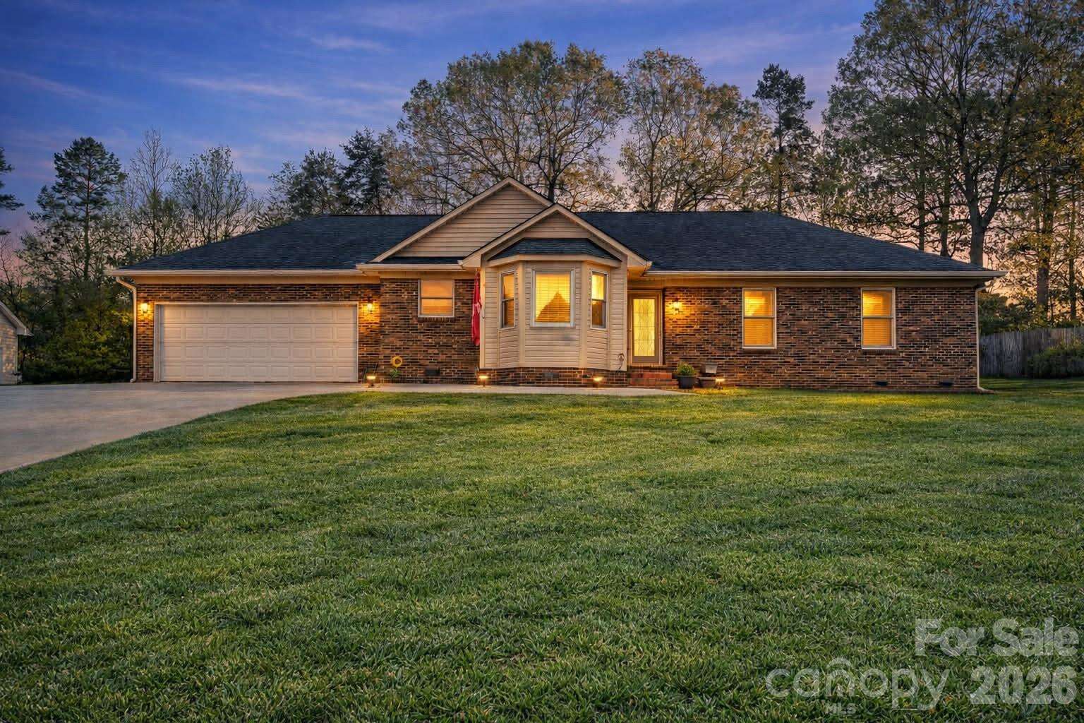 7004 Forest Hills Drive Denver NC 28037