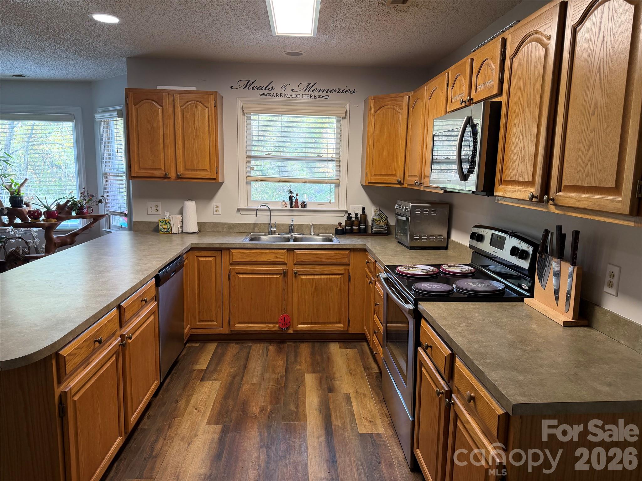 7004 Forest Hills Drive Denver NC 28037