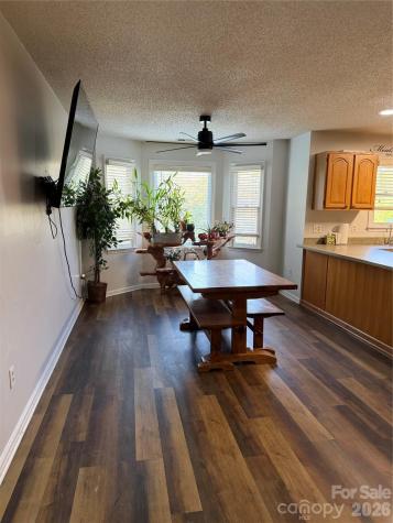 7004 Forest Hills Drive Denver NC 28037