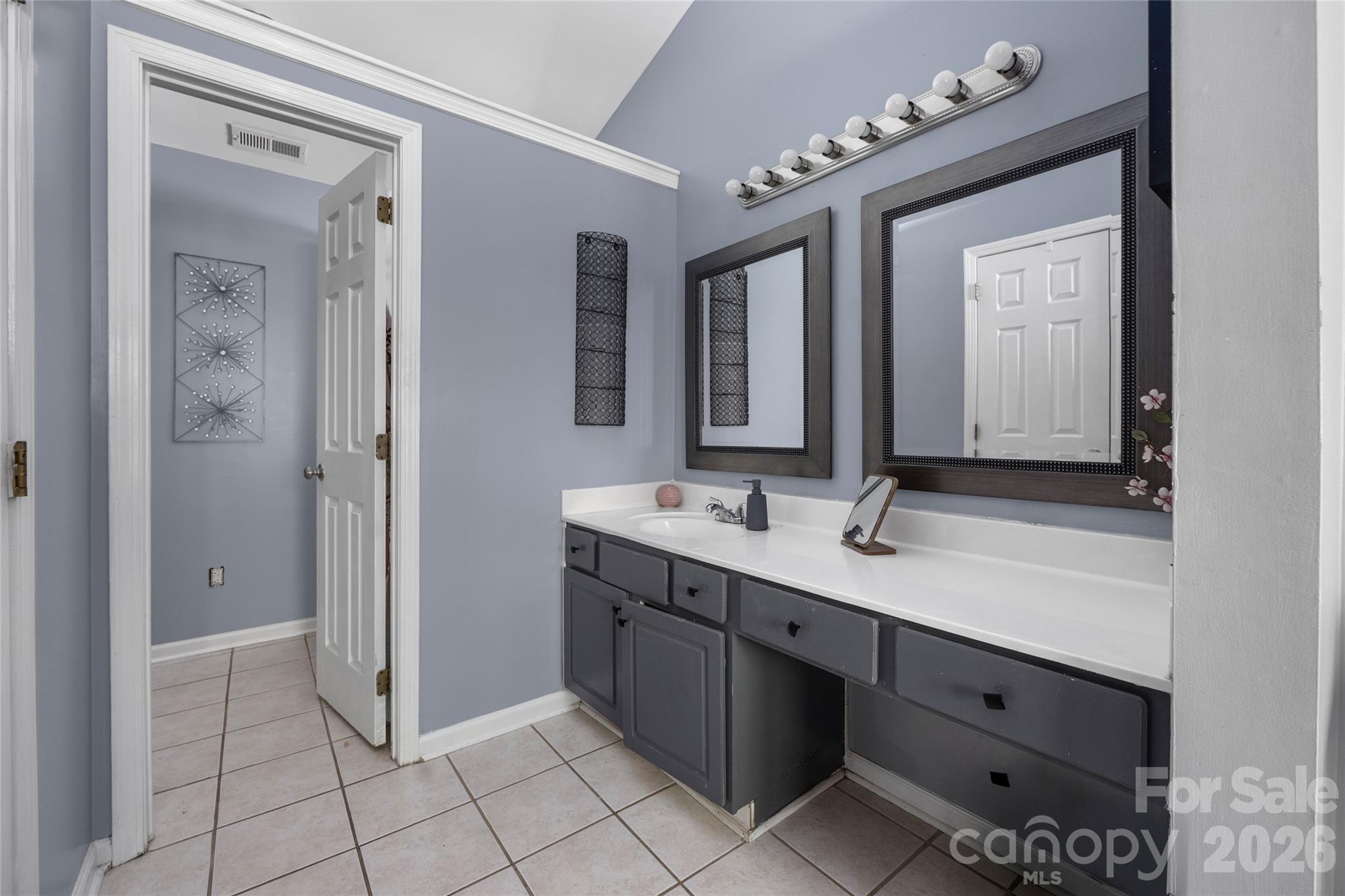 9713 Veronica Drive Charlotte NC 28215