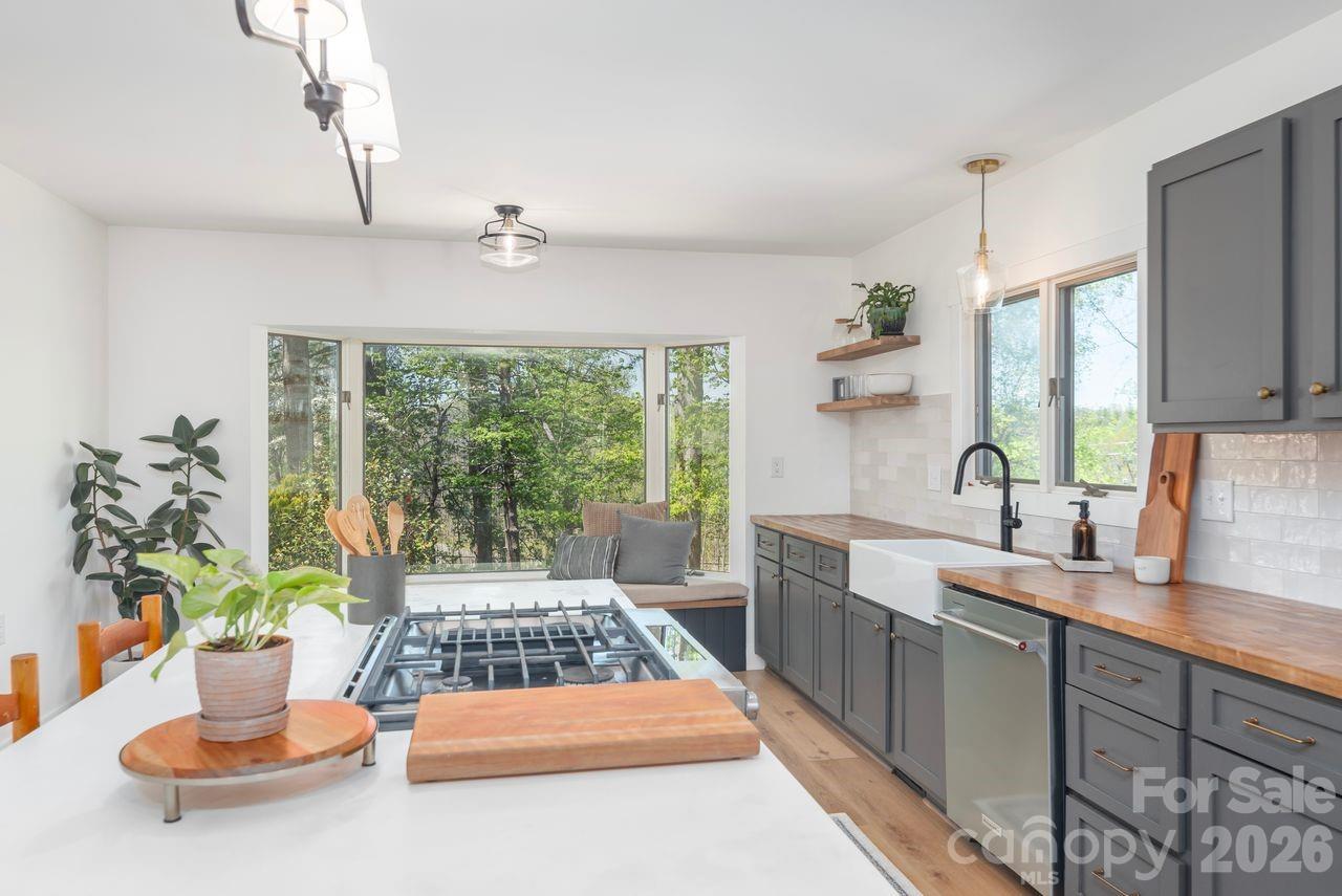 431 Pleasant Grove Road Hendersonville NC 28739