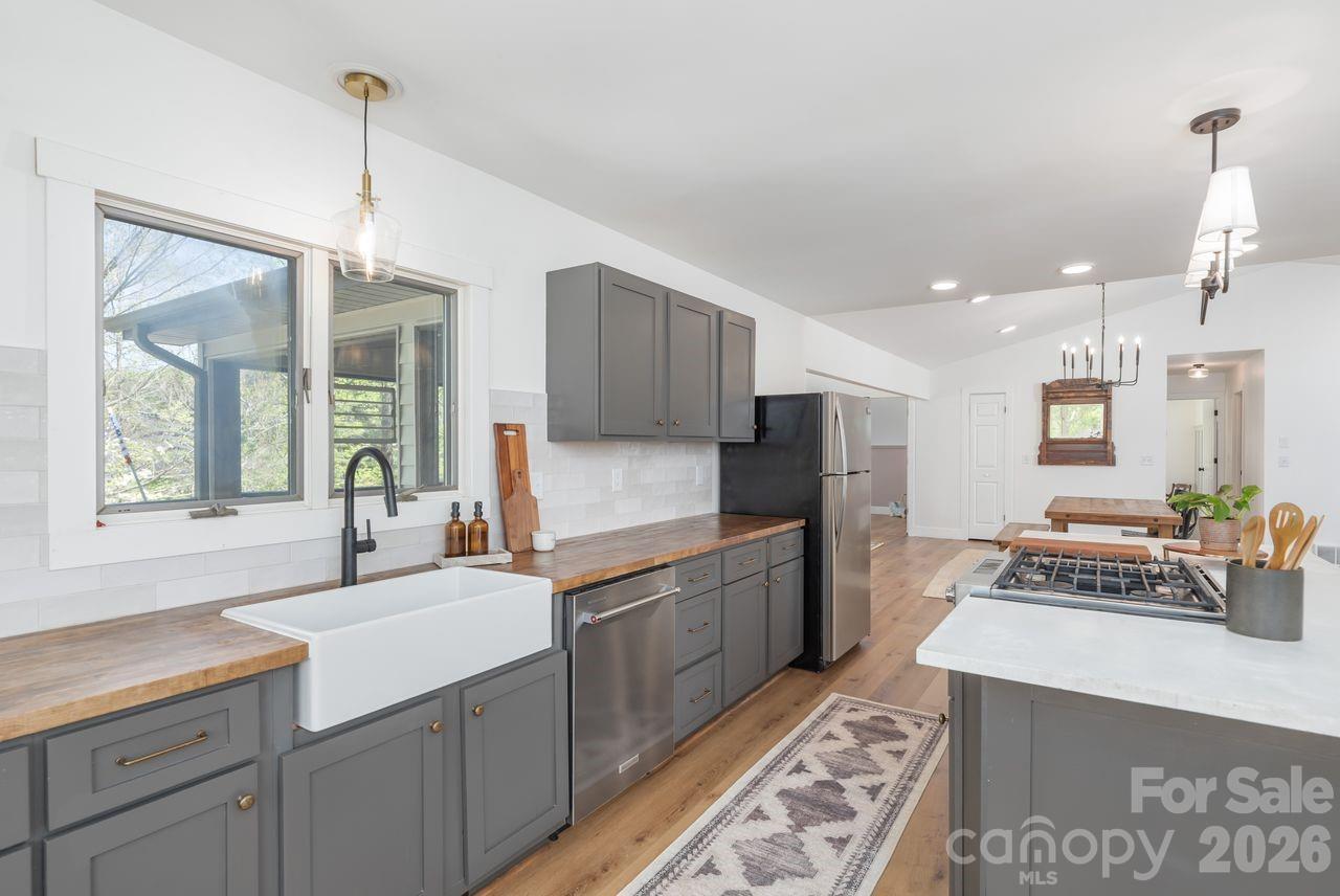 431 Pleasant Grove Road Hendersonville NC 28739