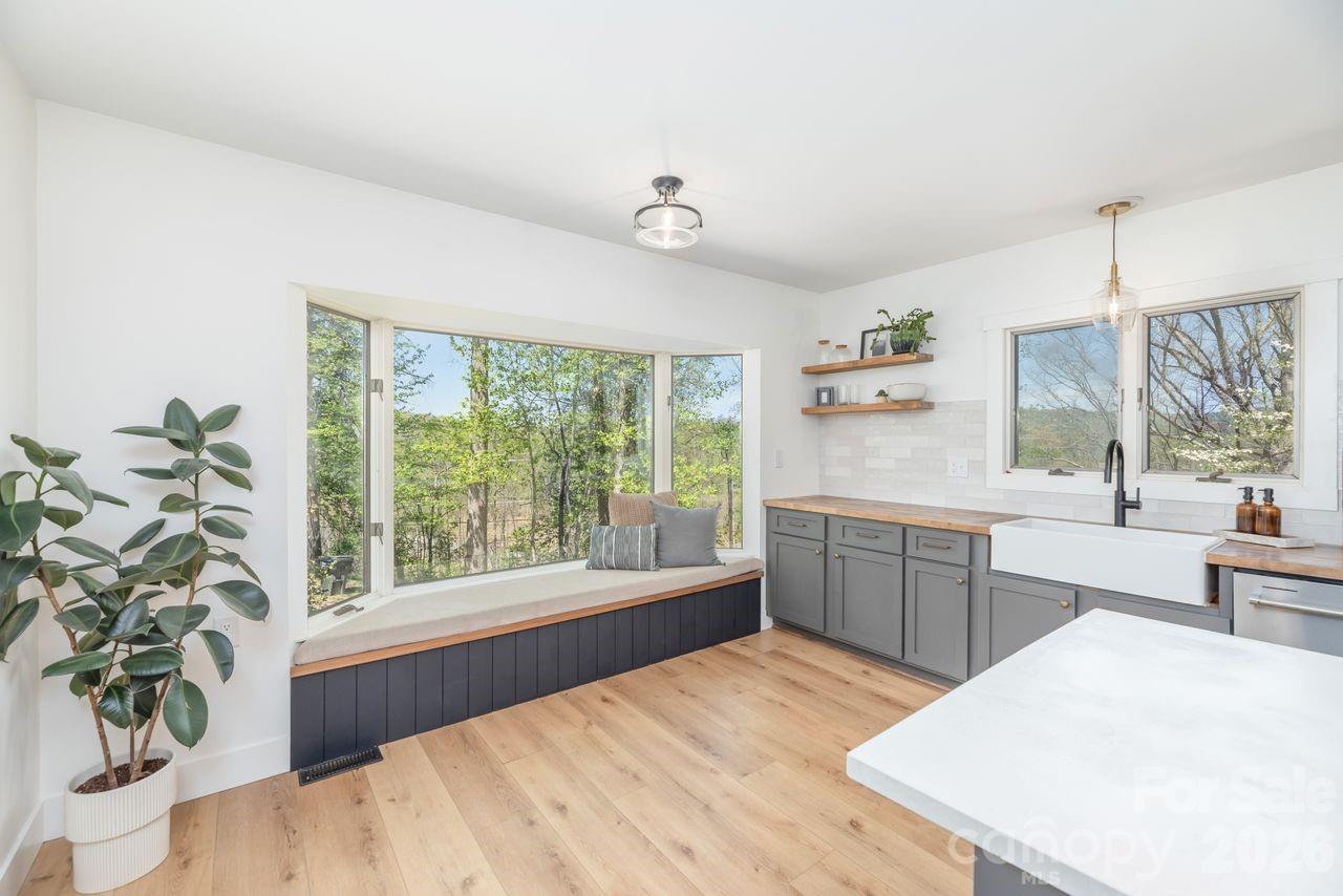 431 Pleasant Grove Road Hendersonville NC 28739