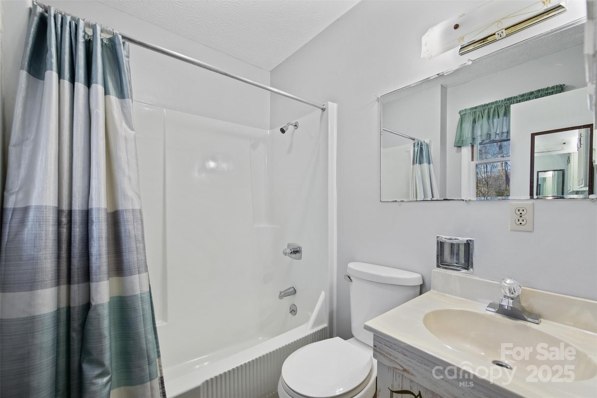 679 Locust Drive Maggie Valley NC 28751