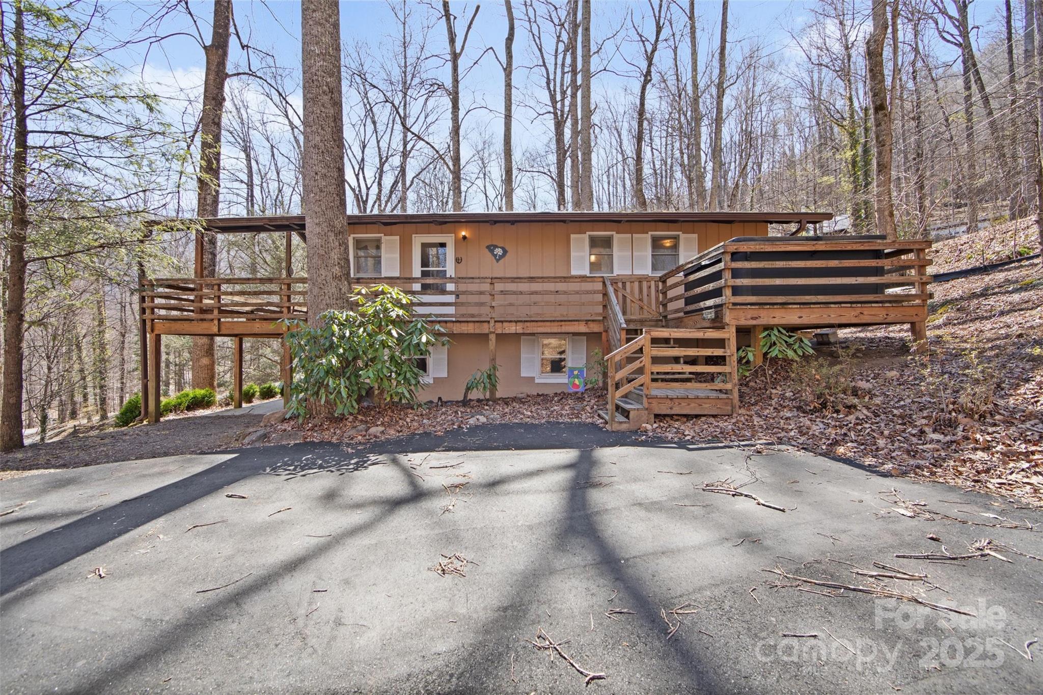 679 Locust Drive Maggie Valley NC 28751