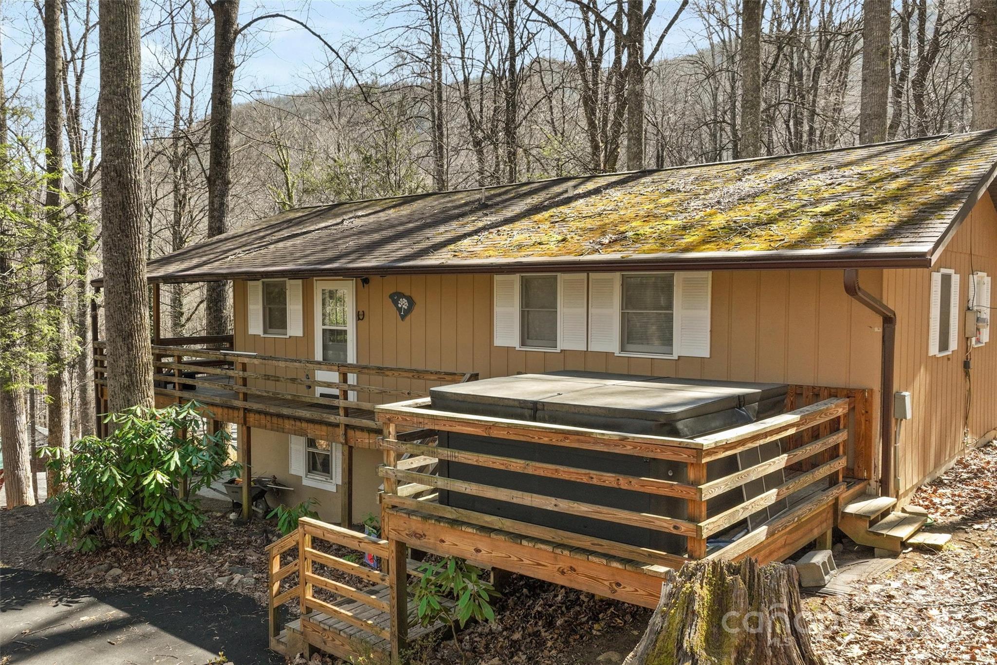 679 Locust Drive Maggie Valley NC 28751