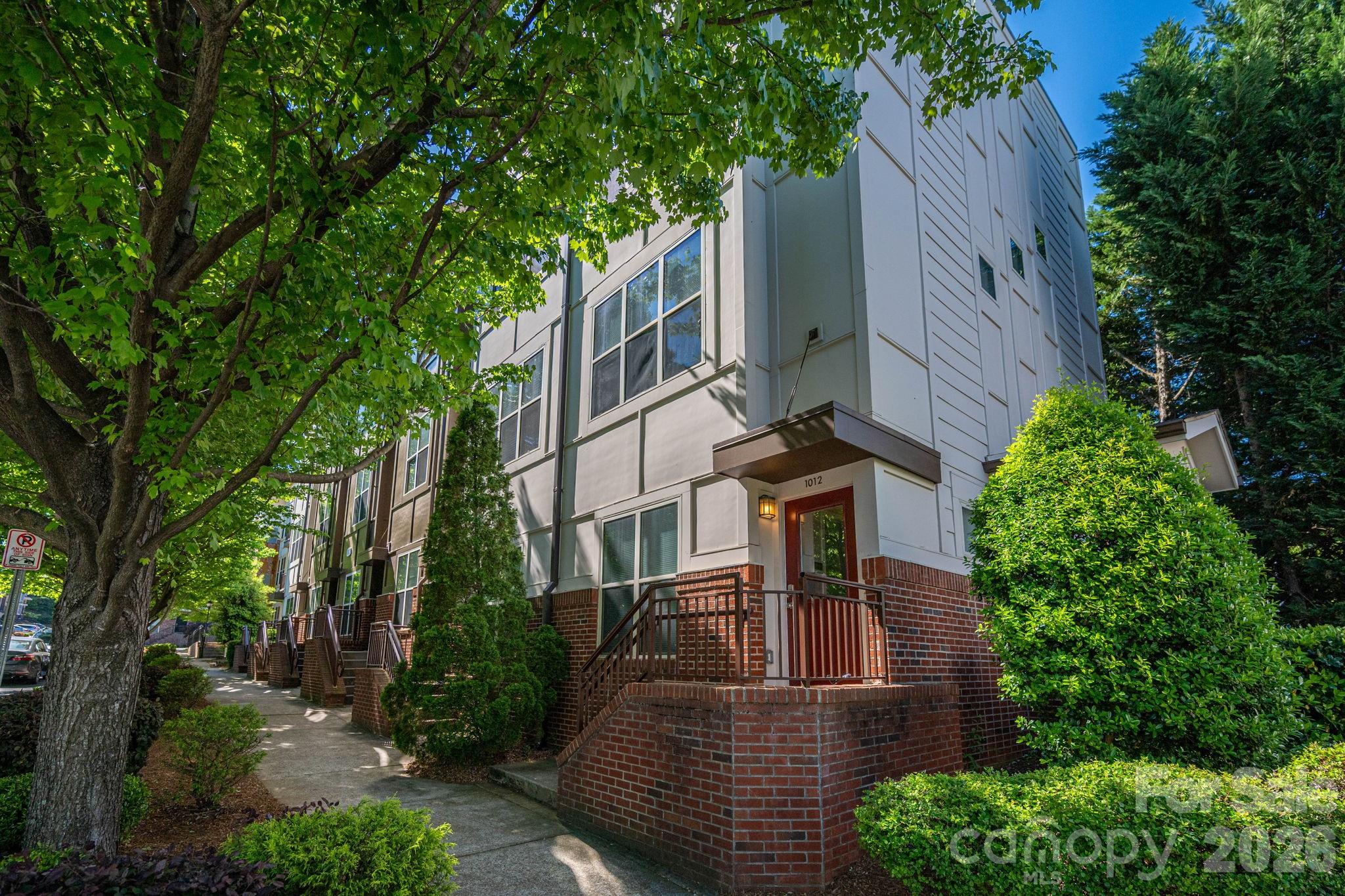 1012 Skyline View Way Charlotte NC 28204