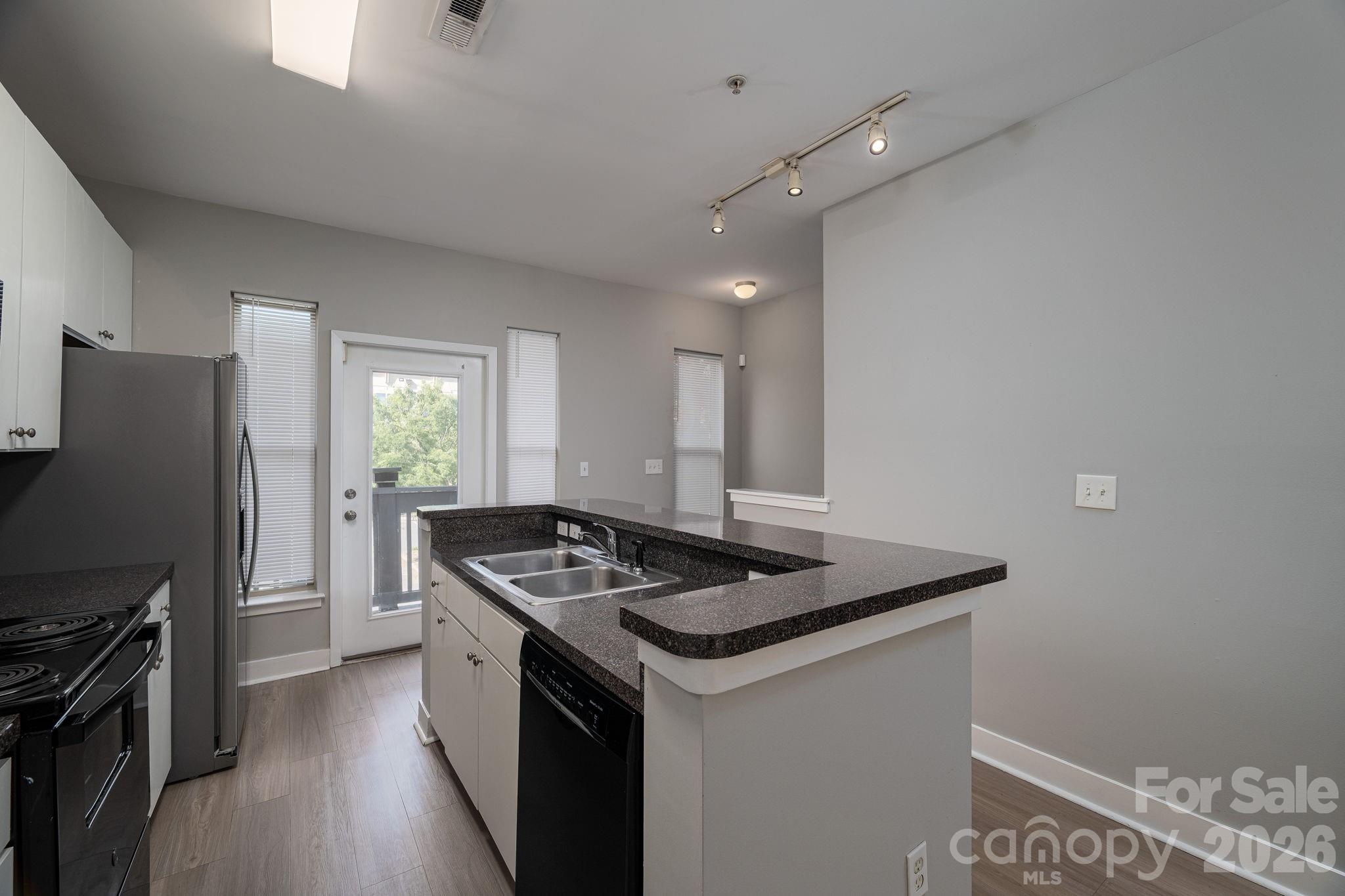 1012 Skyline View Way Charlotte NC 28204