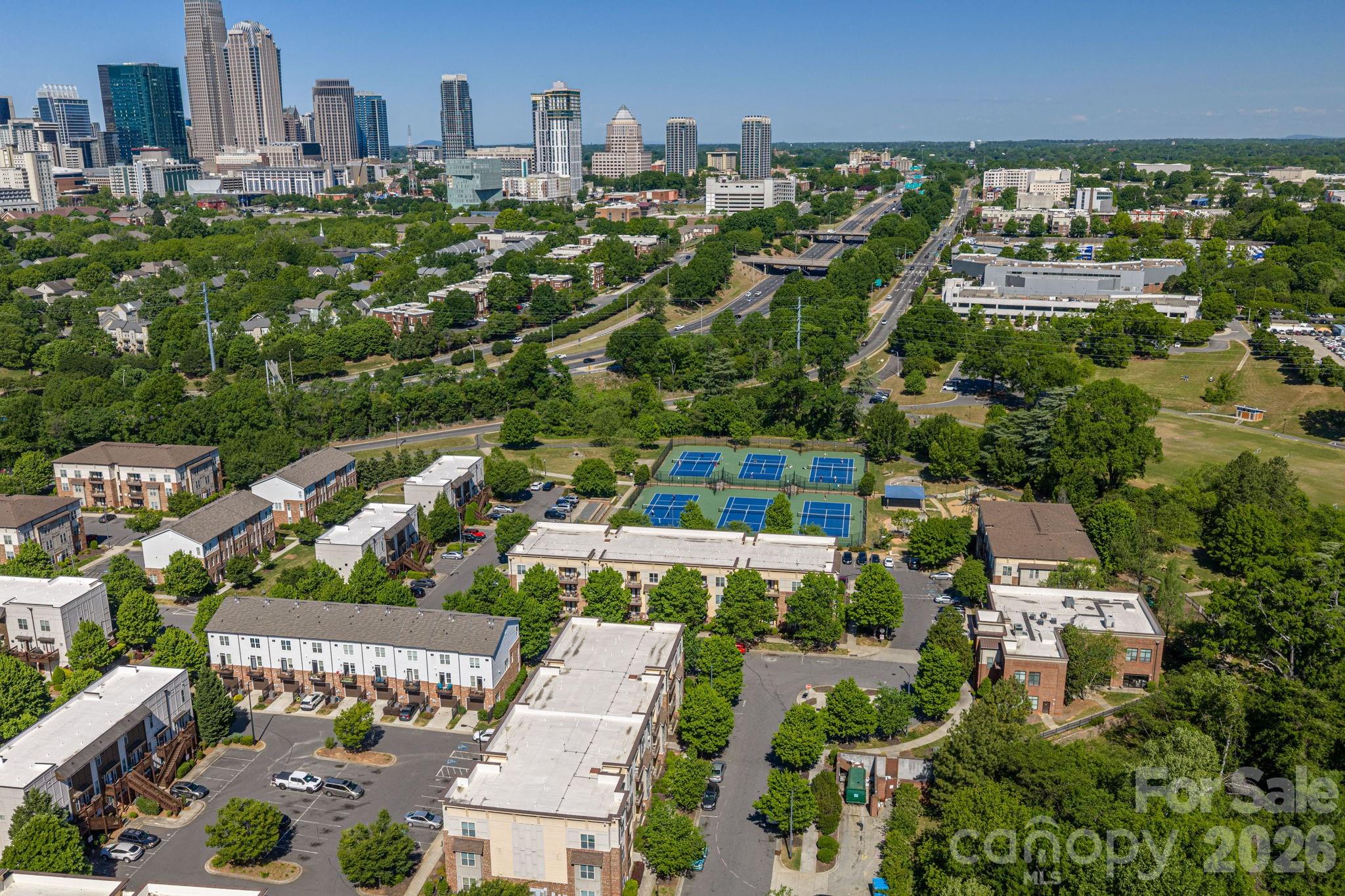 1012 Skyline View Way Charlotte NC 28204