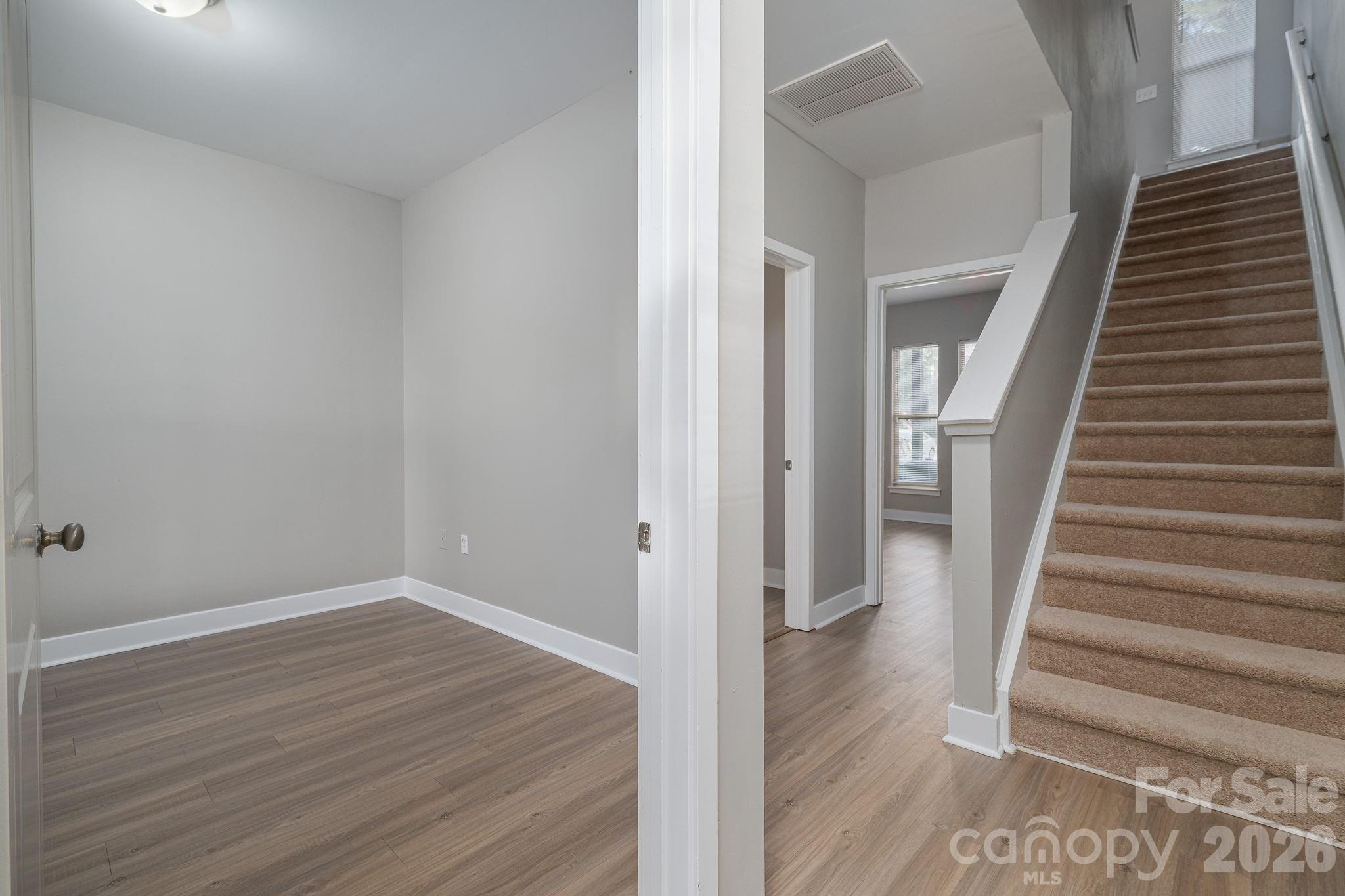 1012 Skyline View Way Charlotte NC 28204